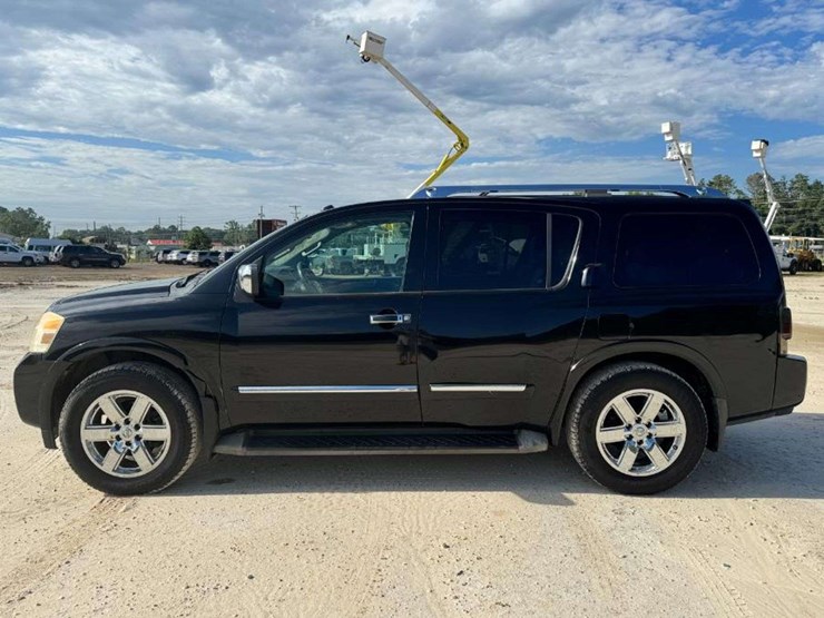 2014-nissan-armada-image-8