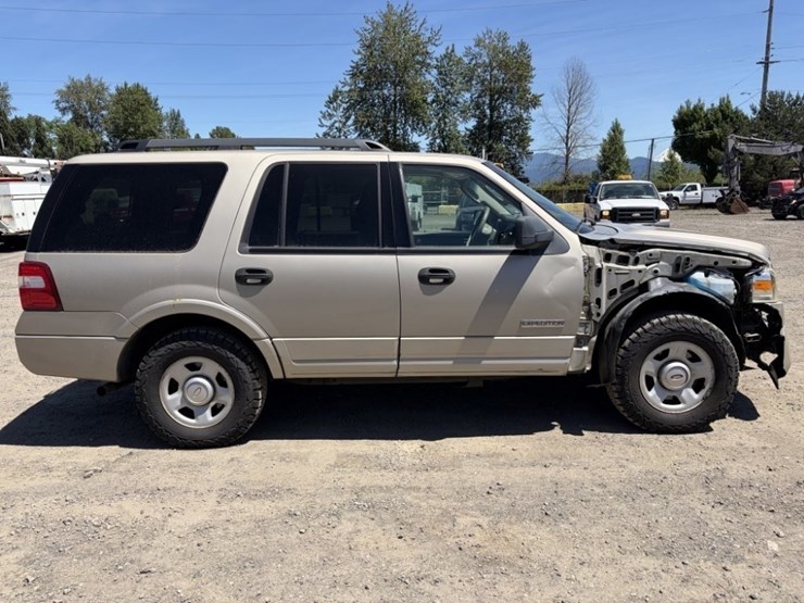 2008-ford-expedition-xlt-image-3