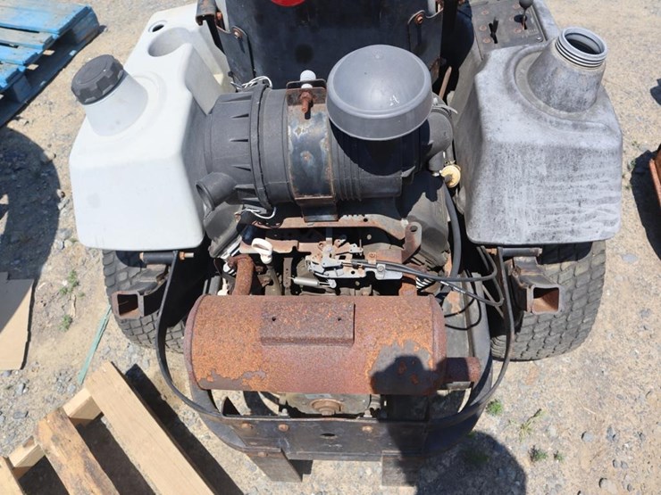 exmark-zero-turn-mower-image-13