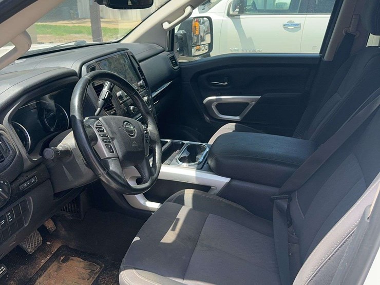 2022-nissan-titan-image-9