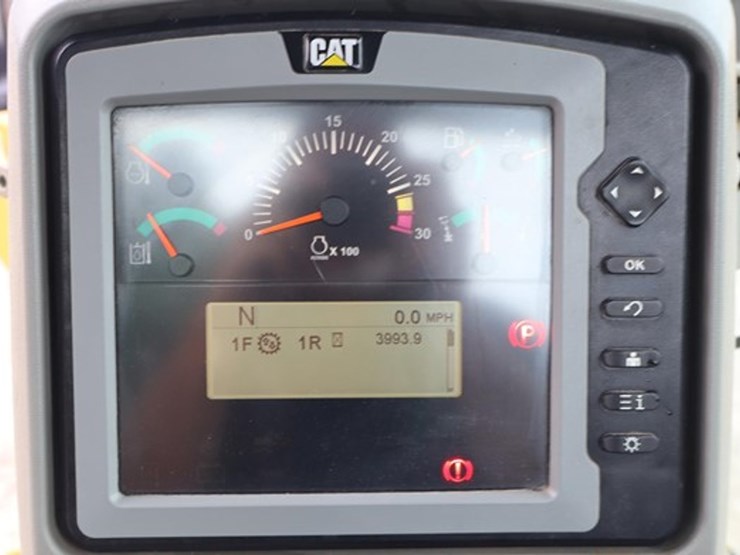2016-caterpillar-140-image-57