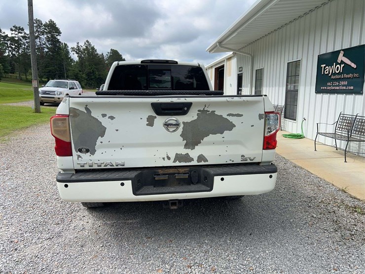 2017-nissan-titan-image-4