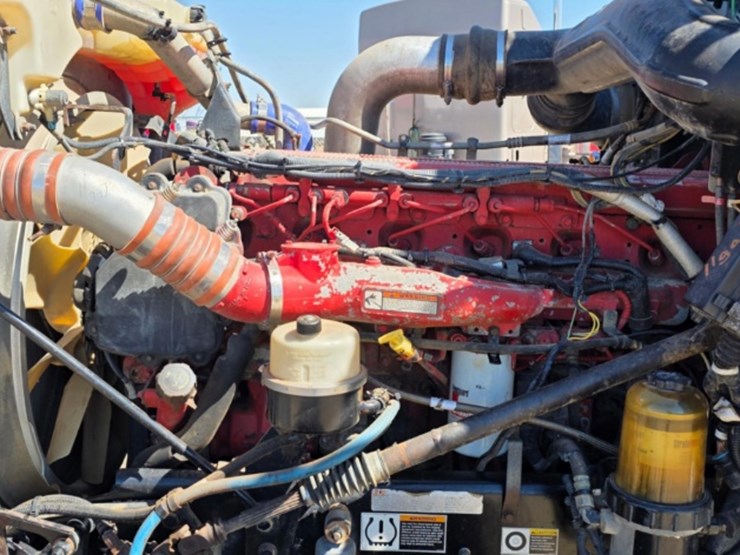 2013-peterbilt-388-image-11