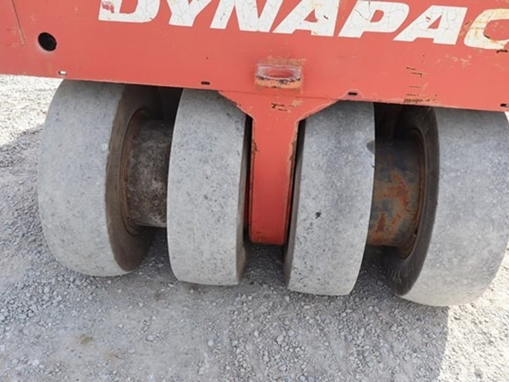 1999-dynapac-cp132-image-12