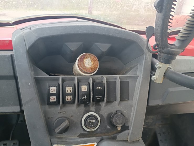 2014-can-am-commander-800-image-25