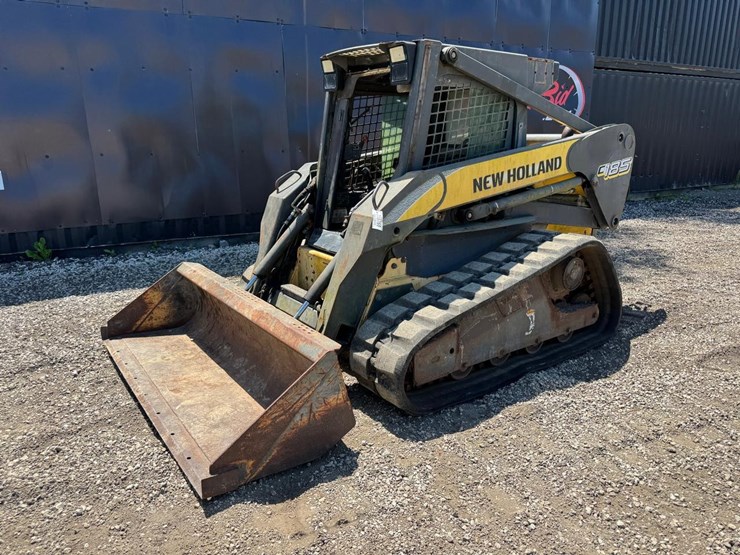 new-holland-c185-image-2