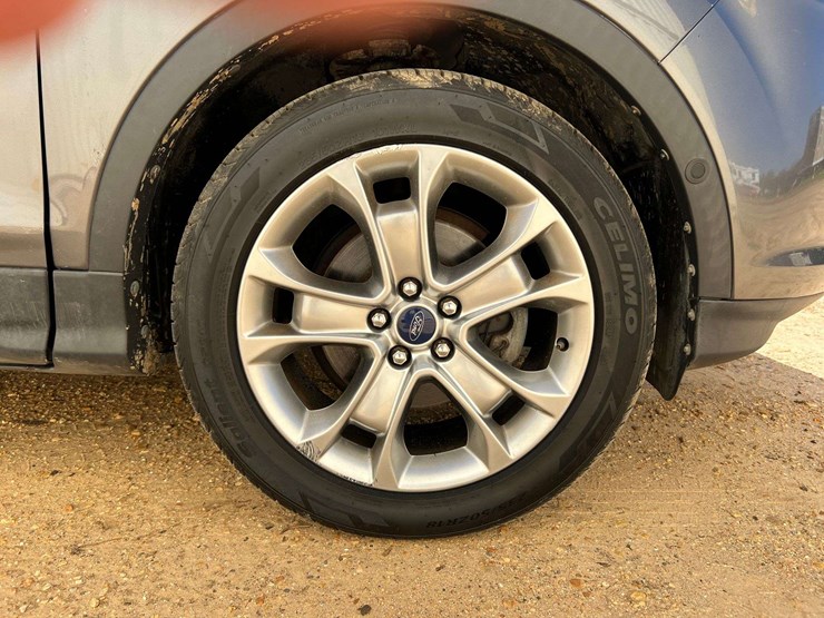 2014-ford-escape-titanium-image-15