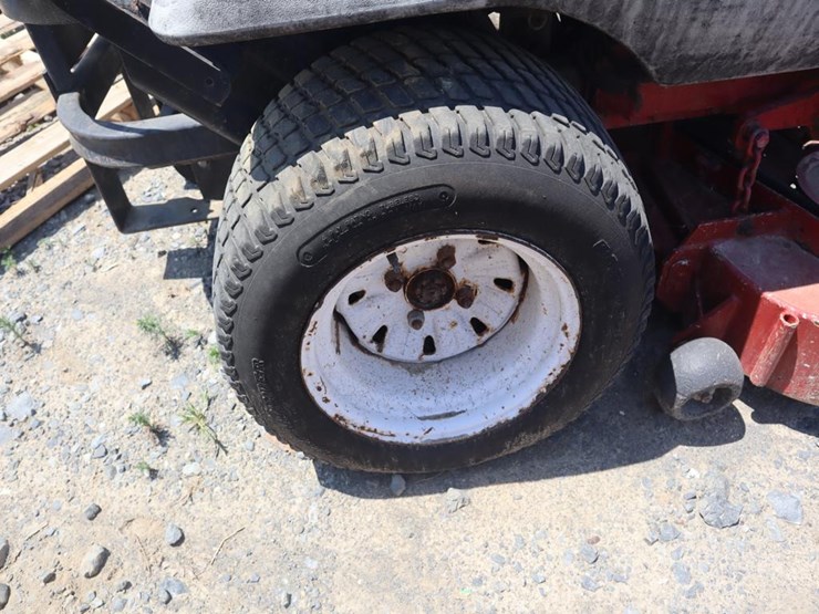 exmark-zero-turn-mower-image-8