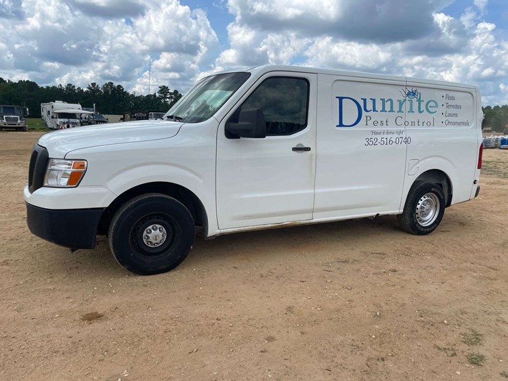 2018-nissan-nv2500hd-image-1