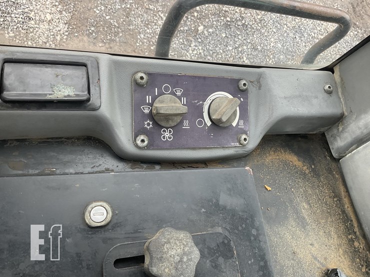 2005-caterpillar-953c-image-15