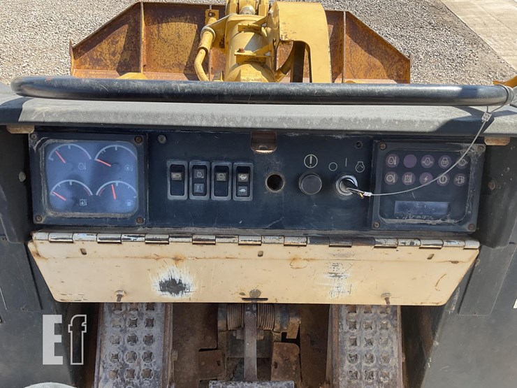 2000-caterpillar-953c-image-16