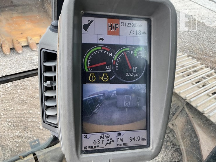 2015-deere-350g-lc-image-17