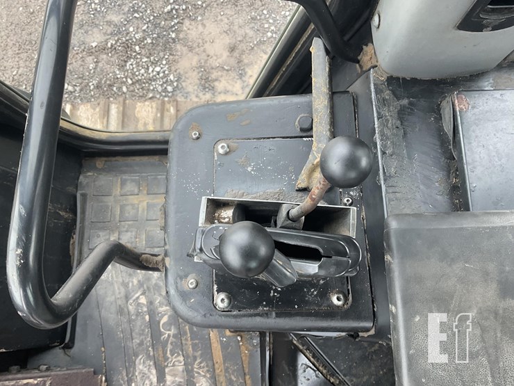 2005-caterpillar-953c-image-16