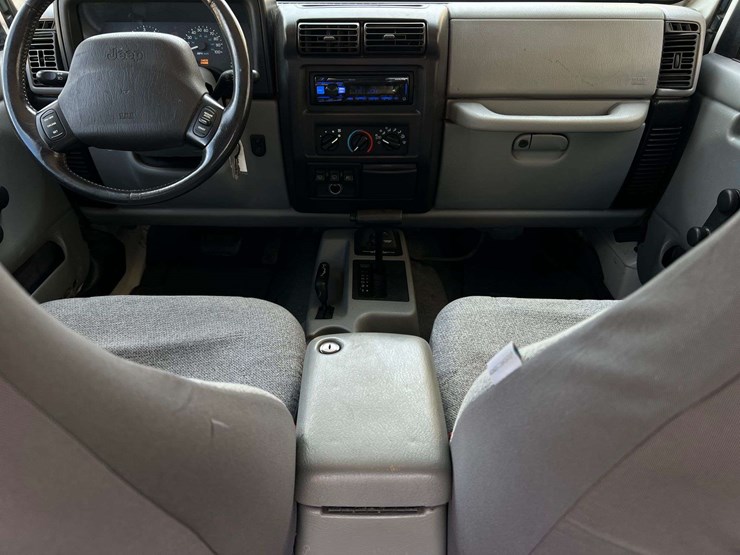 1999-jeep-wrangler-image-40