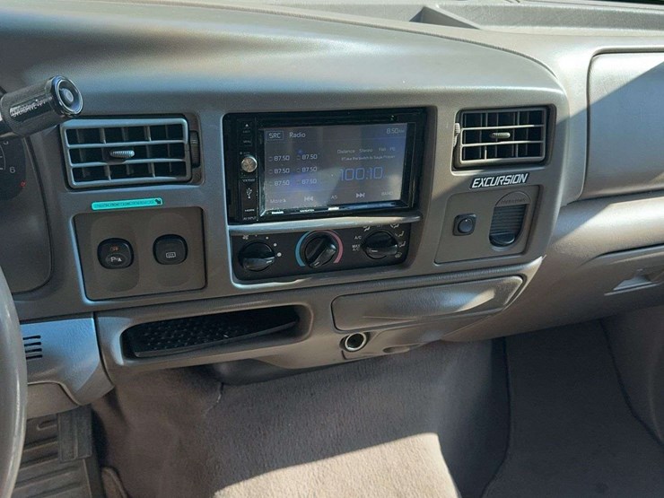 2001-ford-excursion-image-12