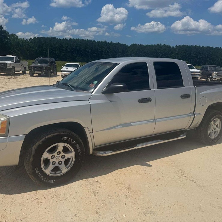 2006 DODGE DAKOTA SLT