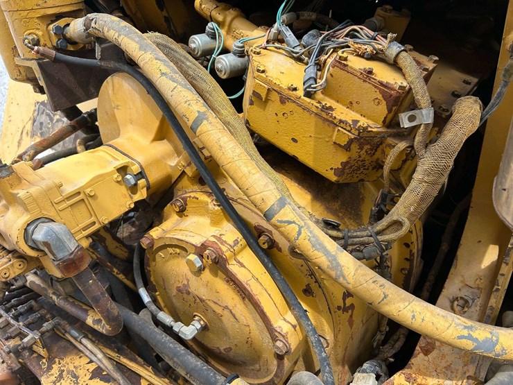 caterpillar-d250e-image-36