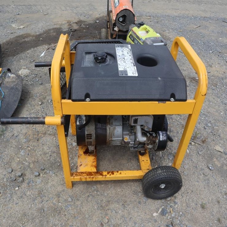 Titan 6250W Generator