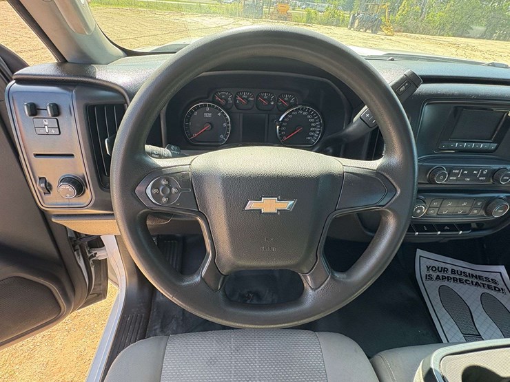 2015-chevrolet-silverado-2500-image-14