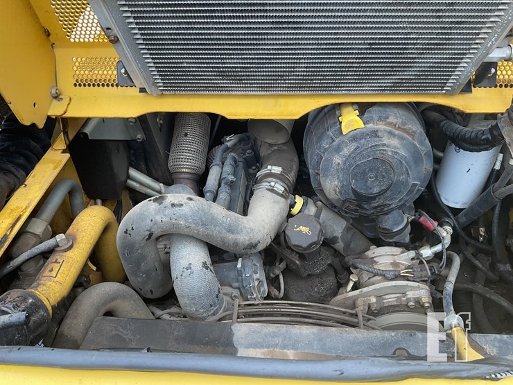 2018-new-holland-c232-image-19
