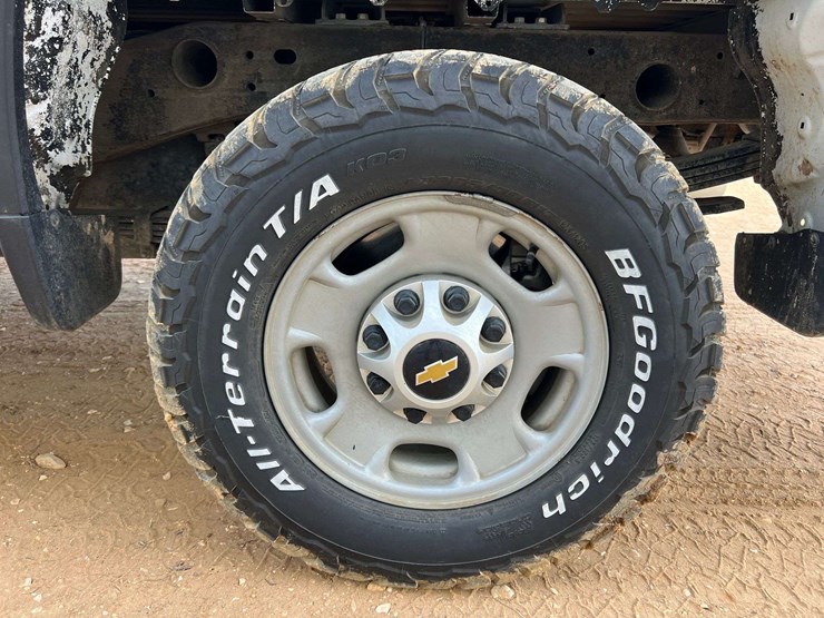 2021-chevrolet-silverado-2500-image-19