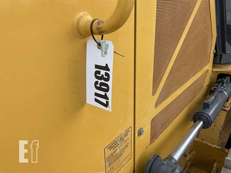 2016-deere-650k-lgp-image-22