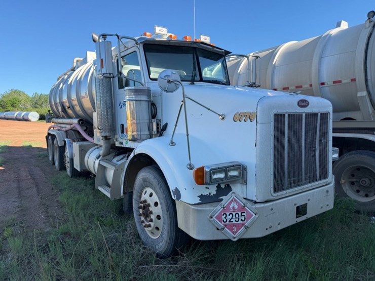 2007-peterbilt-378-image-2