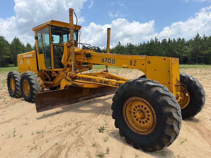 deere-670b-image-2