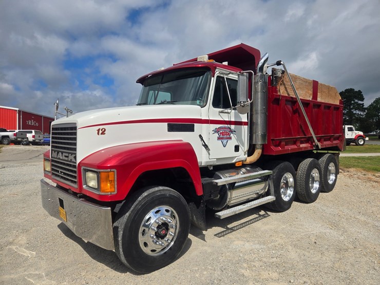 2003-mack-ch613-image-3