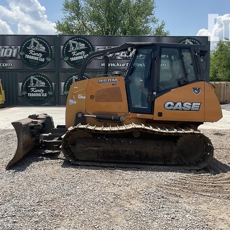 2016 CASE 850M