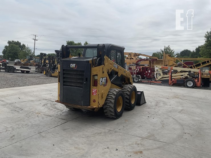 2021-caterpillar-242d3-image-4