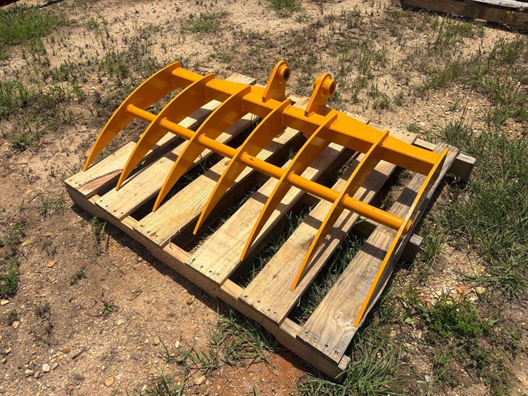 caterpillar-303-image-1