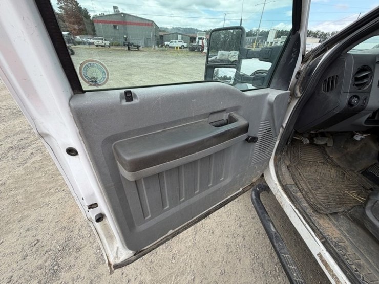 2012-ford-f550-sd-image-26