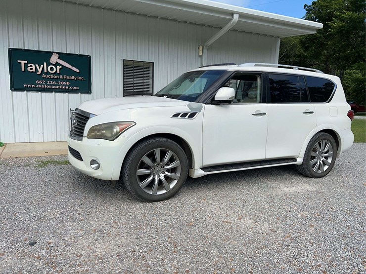 2012-infiniti-qx56-image-2