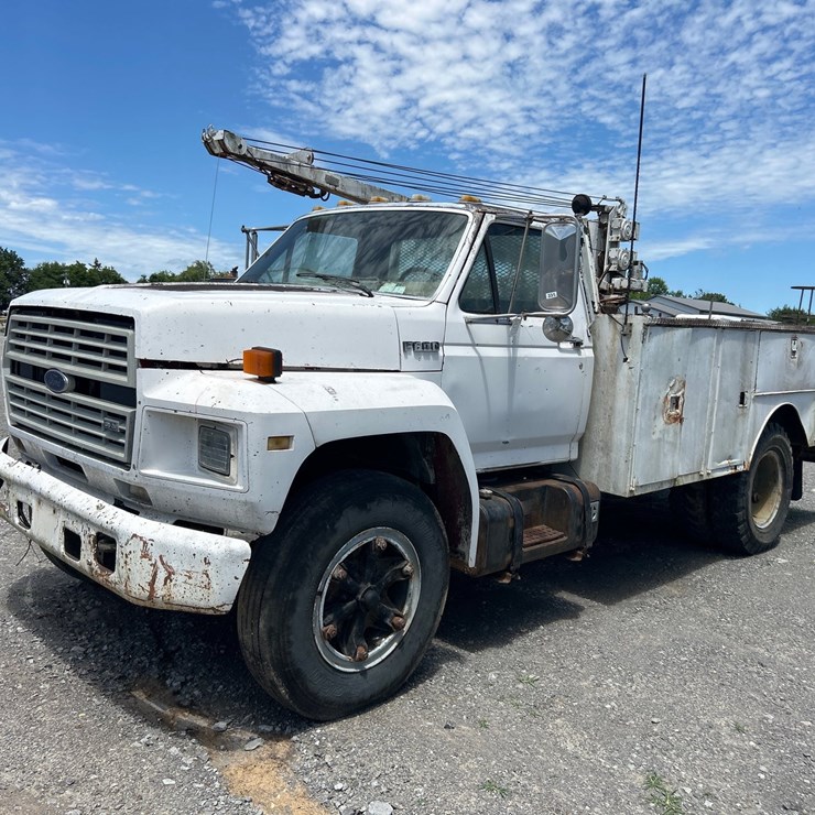 1989 FORD F600