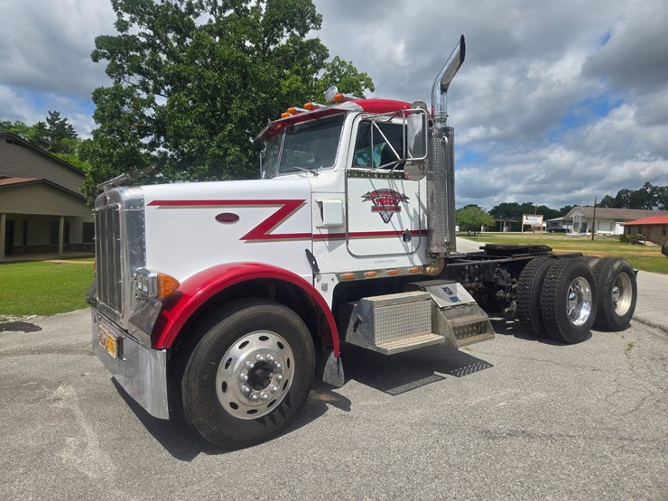 2004-peterbilt-378-image-4