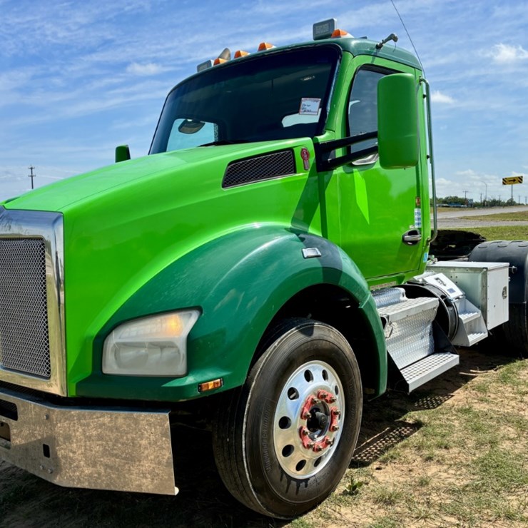 2020 KENWORTH T880