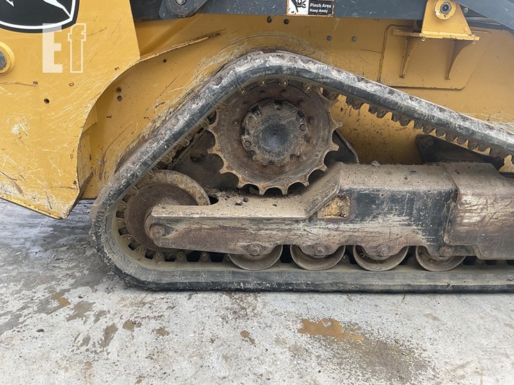 2017-deere-317g-image-10