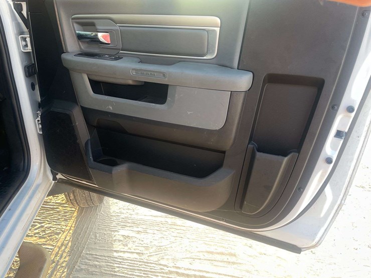 2015-dodge-4500-hd-image-17