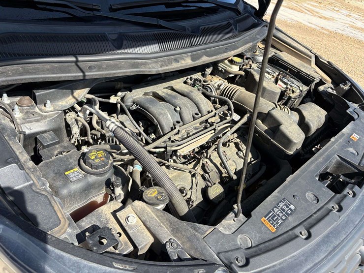 2016-ford-explorer-image-22