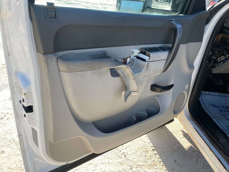 2013-chevrolet-silverado-1500-image-8