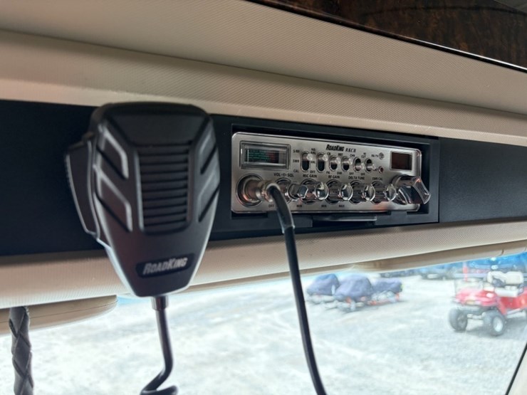 2016-kenworth-t680-image-40