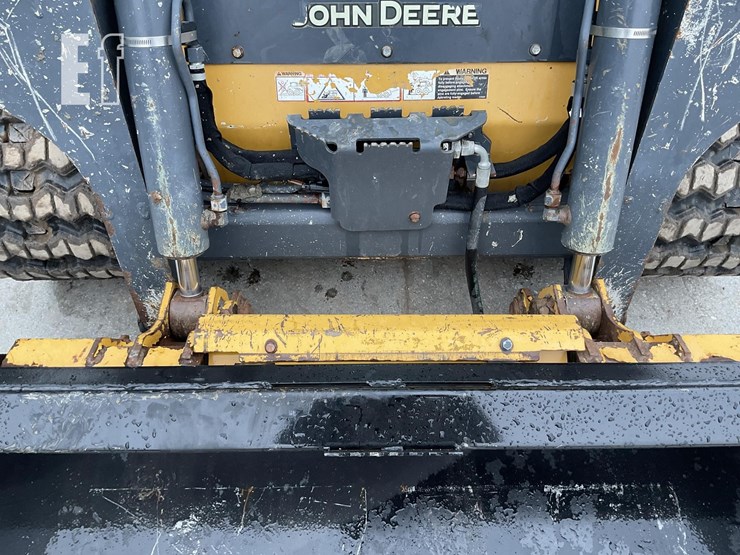 2018-deere-317g-image-12