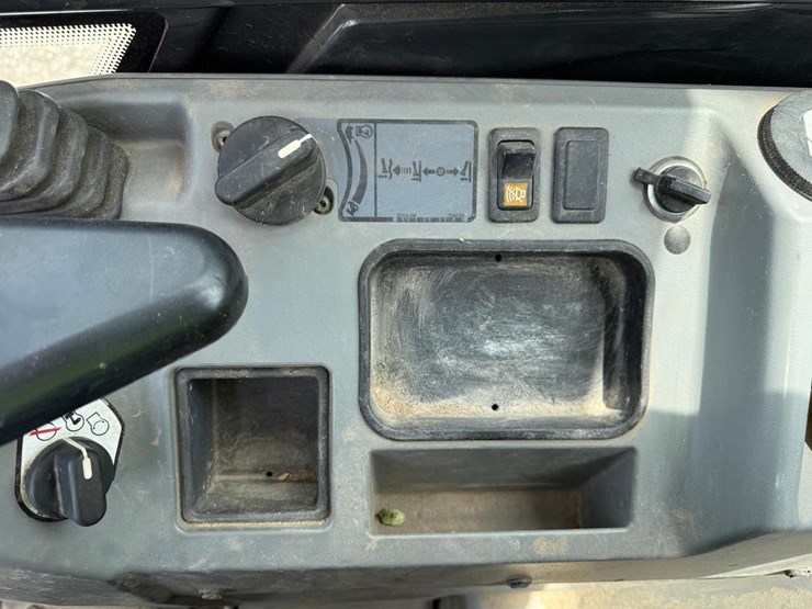2020-bobcat-e26-image-25