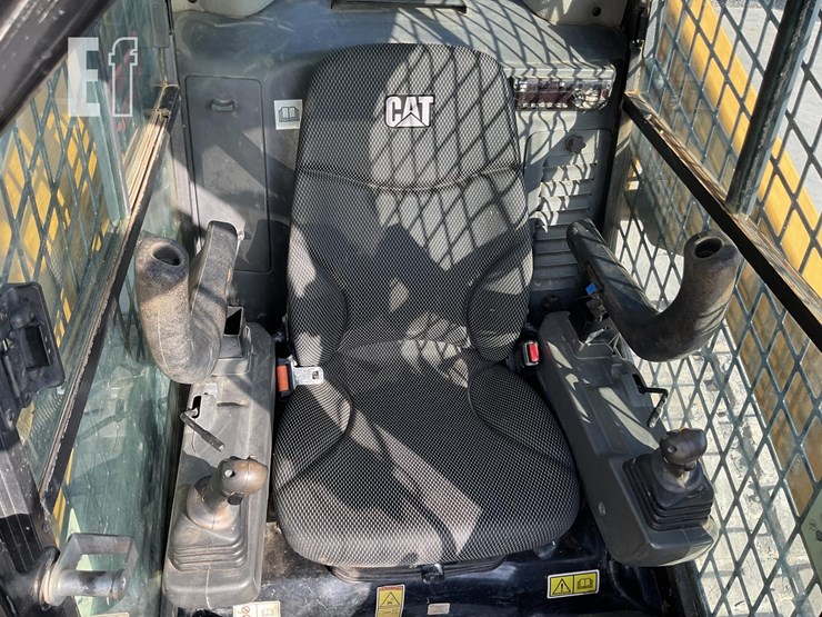 2020-caterpillar-289d3-image-14