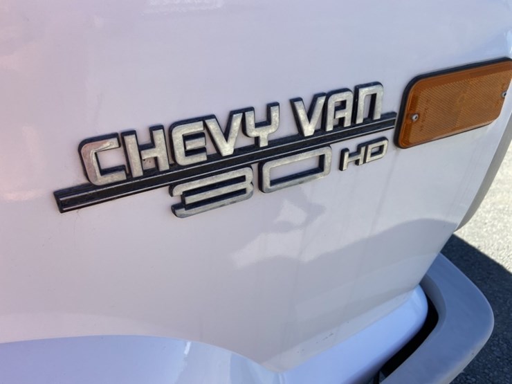 1995-chevrolet-30-image-52
