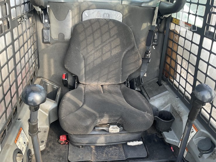 2022-bobcat-s770-image-11