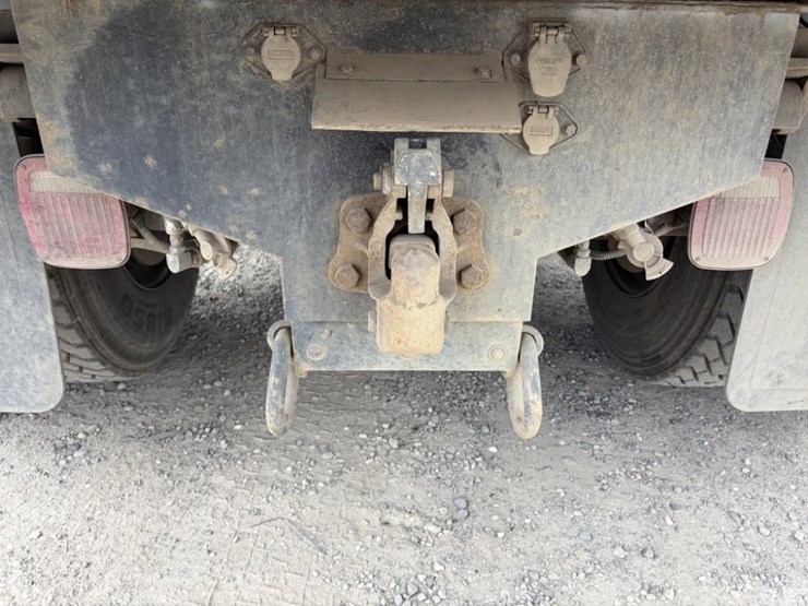 2012-international-7500-dump-truck-image-21