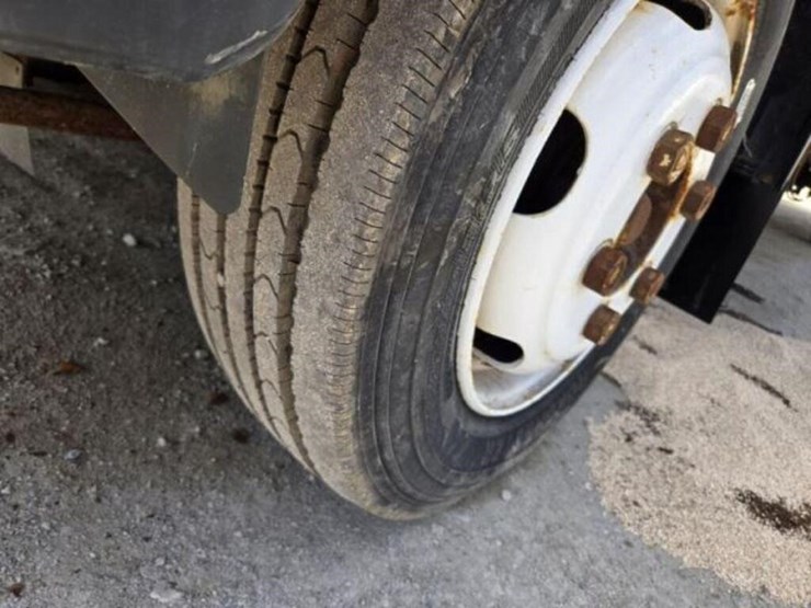 inoperable-2010-isuzu-flatbed-truck-jale5w169a7301-image-21