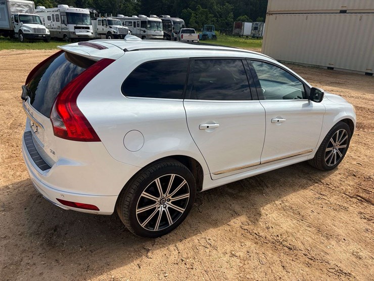 2016-volvo-xc60-image-3